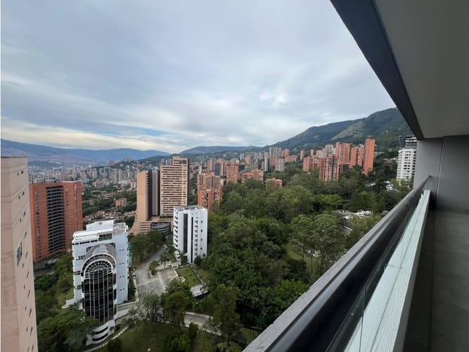 Apartamento de 2 alcobas en arriendo en Los Balsos, Medellín, 89 m² · foto 8 de 20