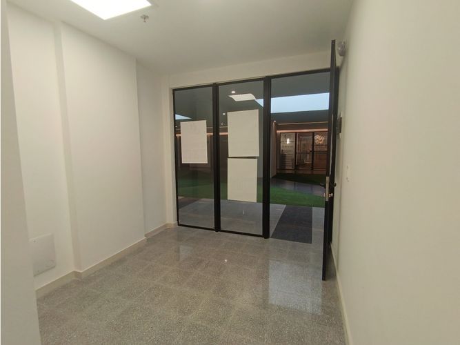 Oficina en arriendo en El Diamante 2, Medellín, 25 m² · foto 2 de 14