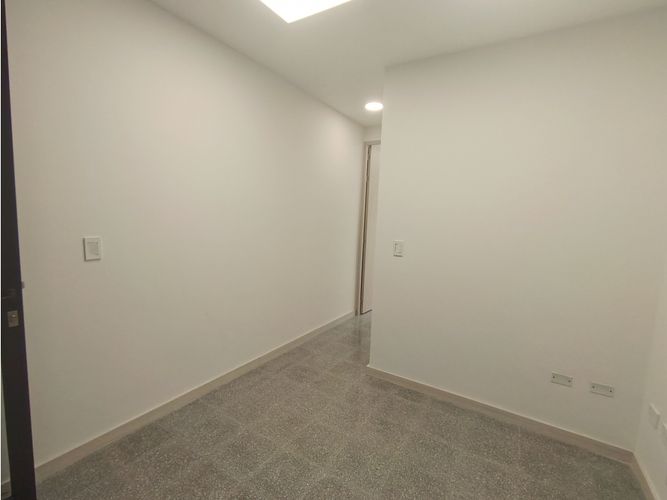 Oficina en arriendo en El Diamante 2, Medellín, 25 m² · foto 5 de 14