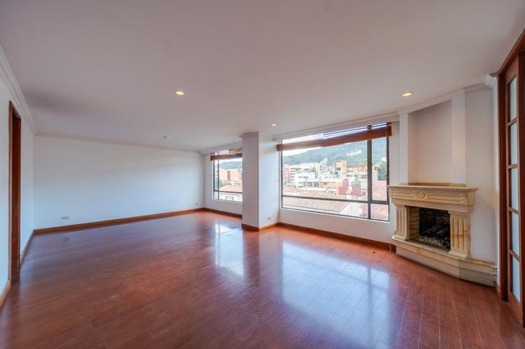 Apartamento de 3 alcobas en arriendo en Santa Barbara Central, Bogotá, 142 m² · foto 4 de 24