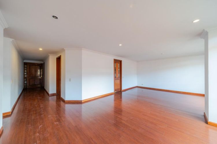 Apartamento de 3 alcobas en arriendo en Santa Barbara Central, Bogotá, 142 m² · foto 5 de 24