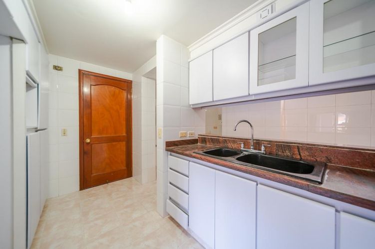 Apartamento de 3 alcobas en arriendo en Santa Barbara Central, Bogotá, 142 m² · foto 8 de 24