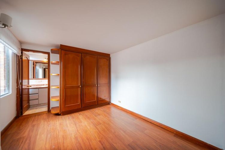 Apartamento de 3 alcobas en arriendo en Santa Barbara Central, Bogotá, 142 m² · foto 19 de 24