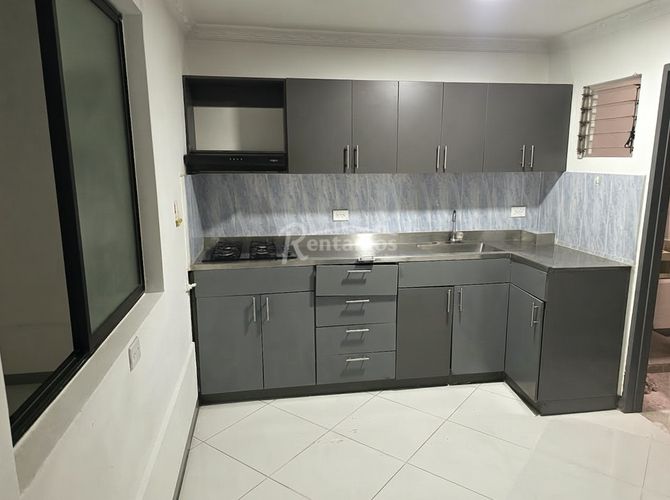 Local en venta en Las Mercedes, Itagüí, 65 m² · foto 2 de 24