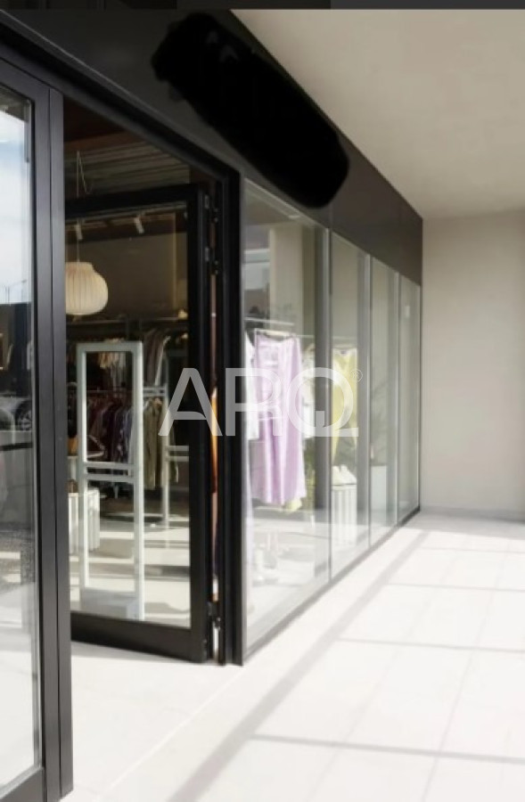 Local Comercial en Alquiler · Foto 2