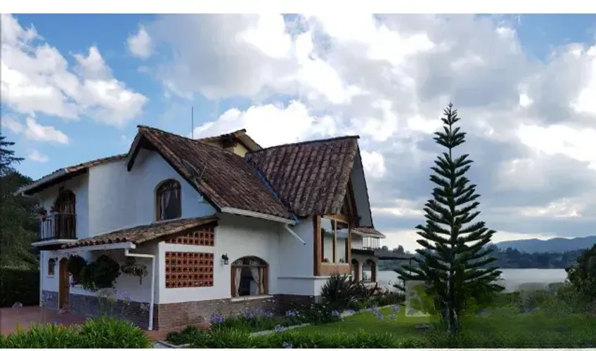 Casa de 4 alcobas en venta en Los Salados, El Retiro · foto 2 de 24