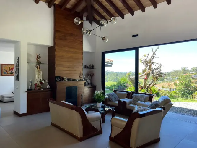 Casa de 4 alcobas en venta en Las Garzonas, El Carmen de Viboral · foto 4 de 24