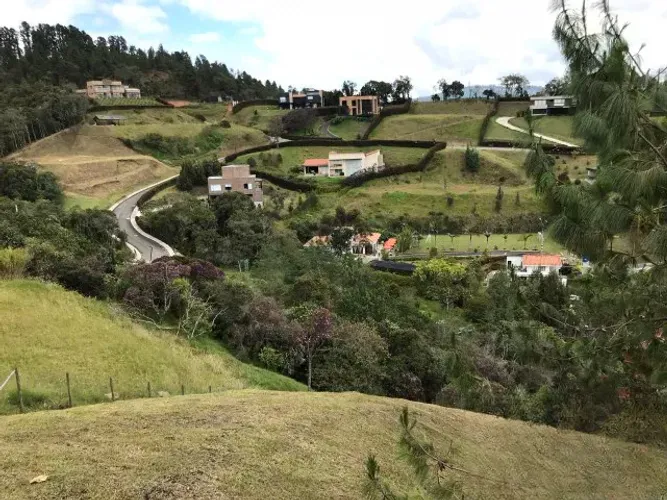 Lote en venta en Mesa, Envigado, 3887 m² · foto 5 de 10