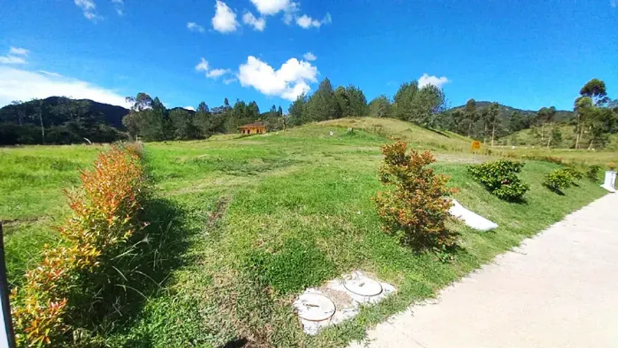Lote en venta en San Miguel, La Ceja, 2500 m² · foto 2 de 10