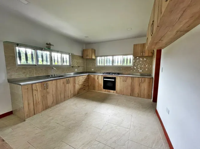 Casa de 4 alcobas en venta en El Carmen De Viboral, El Carmen de Viboral · foto 5 de 19