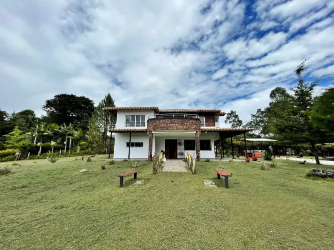Casa de 4 alcobas en venta en El Carmen De Viboral, El Carmen de Viboral · foto 6 de 19