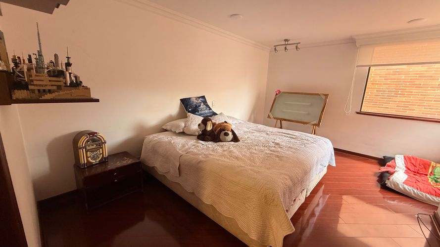 Apartamento de 5 alcobas en venta en La Calleja, Bogotá, 402 m² · foto 9 de 16