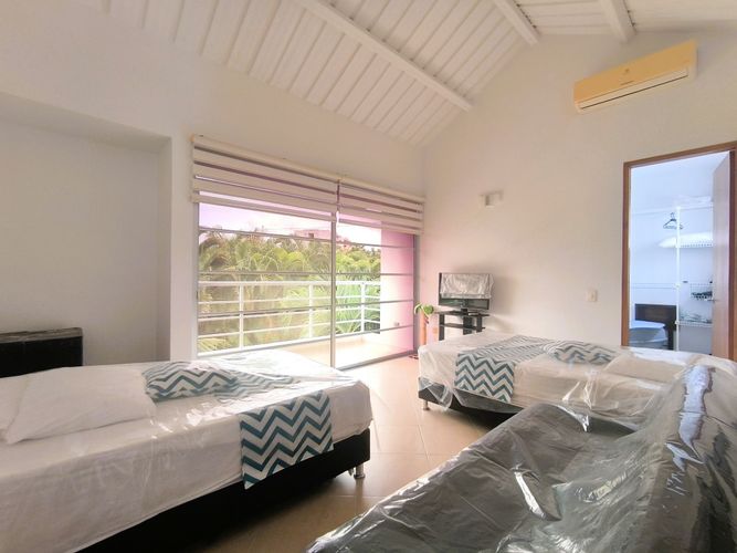 Casa de 4 alcobas en venta en Las Palmas, Ricaurte, 341 m² · foto 9 de 21