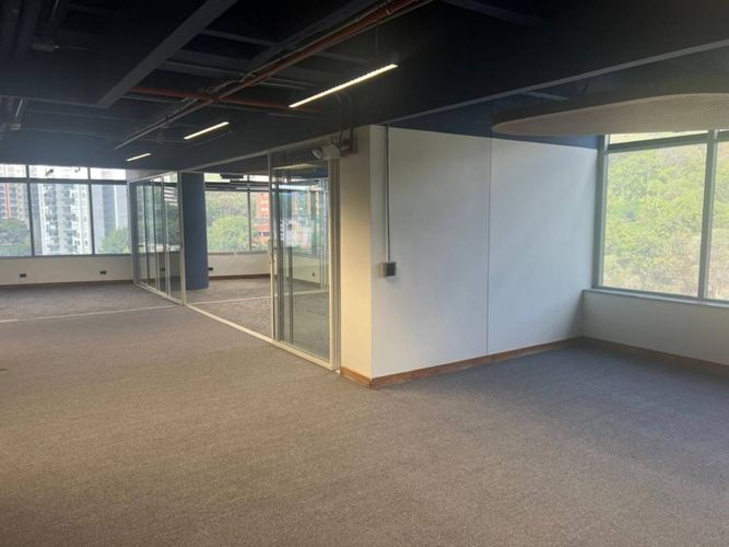 Oficina en arriendo en Las Palmas, Medellín, 250 m² · foto 3 de 24