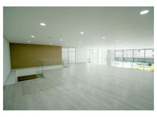 Oficina en arriendo en Manila, Medellín, 265 m² · foto 6 de 9