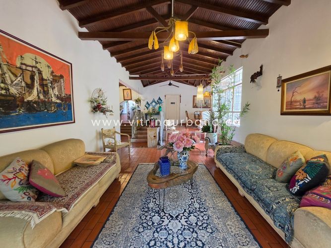 Casa de 5 alcobas en venta en Lagos Del Cacique, Bucaramanga, 250 m² · foto 9 de 24
