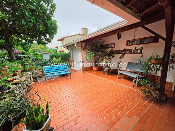Casa de 5 alcobas en venta en Lagos Del Cacique, Bucaramanga, 250 m² · foto 4 de 24