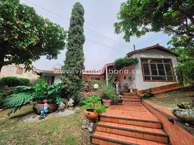 Casa de 5 alcobas en venta en Lagos Del Cacique, Bucaramanga, 250 m² · foto 3 de 24