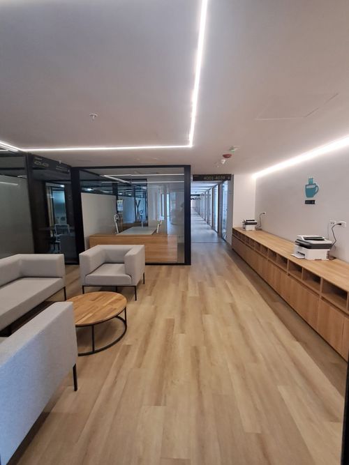 Oficina en arriendo en Los Colores, Medellín, 8 m² · foto 3 de 14