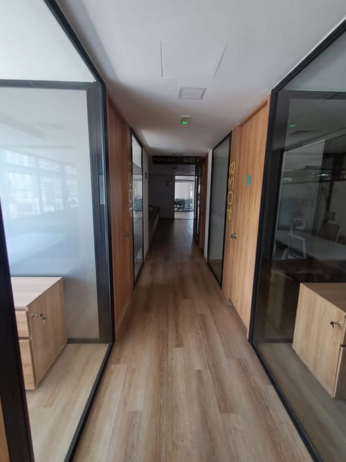 Oficina en arriendo en Los Colores, Medellín, 8 m² · foto 7 de 14