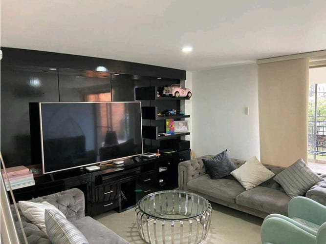 Casa de 6 alcobas en venta en Ciudad Campestre, Cali, 420 m² · foto 2 de 23