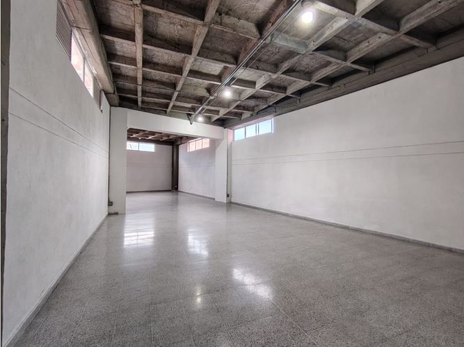 Bodega en arriendo en Belén San Bernardo, Medellín, 200 m² · foto 3 de 21