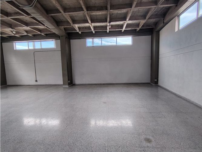 Bodega en arriendo en Belén San Bernardo, Medellín, 200 m² · foto 8 de 21