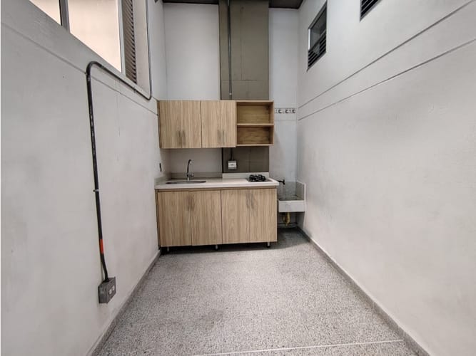 Bodega en arriendo en Belén San Bernardo, Medellín, 200 m² · foto 14 de 21