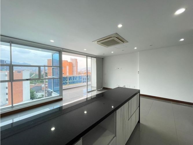Apartamento de 4 alcobas en venta en Laureles, Medellín, 176 m² · foto 3 de 14