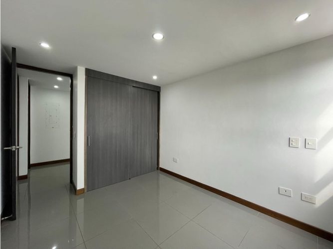 Apartamento de 4 alcobas en venta en Laureles, Medellín, 176 m² · foto 5 de 14