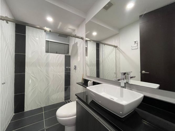 Apartamento de 4 alcobas en venta en Laureles, Medellín, 176 m² · foto 7 de 14
