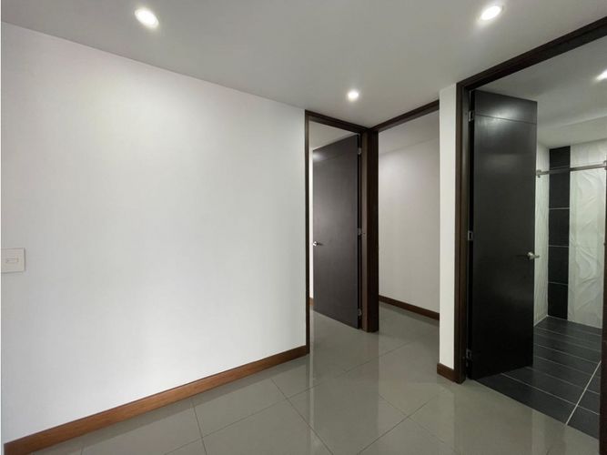 Apartamento de 4 alcobas en venta en Laureles, Medellín, 176 m² · foto 8 de 14