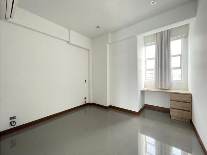 Apartamento de 4 alcobas en venta en Laureles, Medellín, 176 m² · foto 9 de 14
