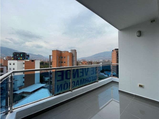 Apartamento de 4 alcobas en venta en Laureles, Medellín, 176 m² · foto 11 de 14