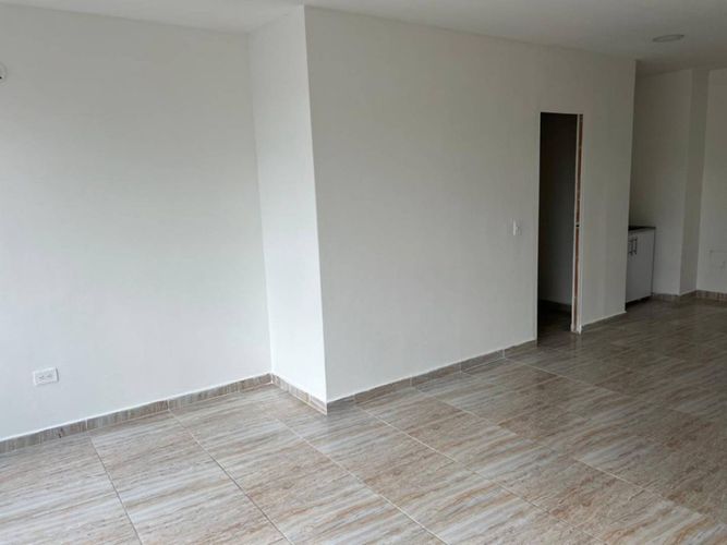 Oficina en arriendo en Mayorca, Sabaneta, 40 m² · foto 2 de 10
