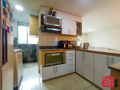 Apartamento de 2 alcobas en venta en Vegas De San Jose, Sabaneta, 90 m² · foto 4 de 15