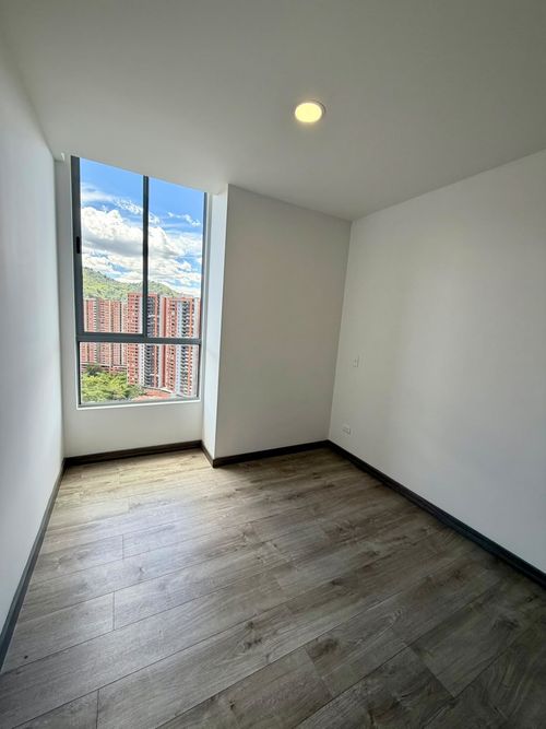 Apartamento de 3 alcobas en venta en Suramerica, Itagüí, 94 m² · foto 11 de 24