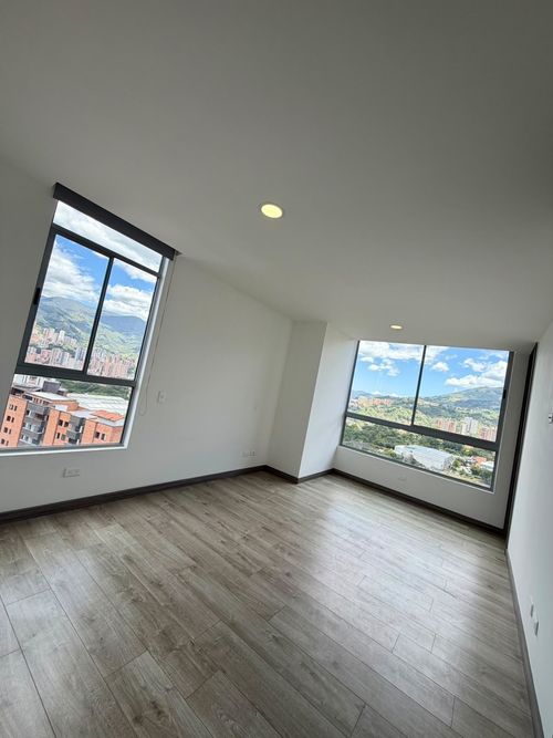 Apartamento de 3 alcobas en venta en Suramerica, Itagüí, 94 m² · foto 7 de 24