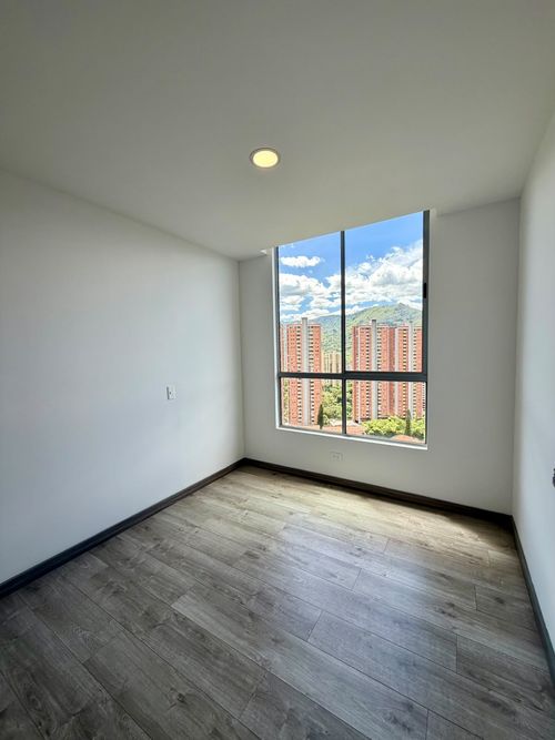 Apartamento de 3 alcobas en venta en Suramerica, Itagüí, 94 m² · foto 9 de 24