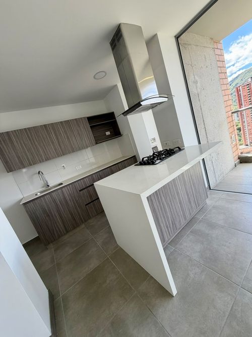Apartamento de 3 alcobas en venta en Suramerica, Itagüí, 94 m² · foto 24 de 24