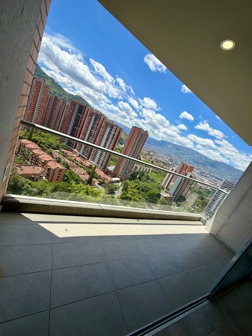 Apartamento de 3 alcobas en venta en Suramerica, Itagüí, 94 m² · foto 13 de 24