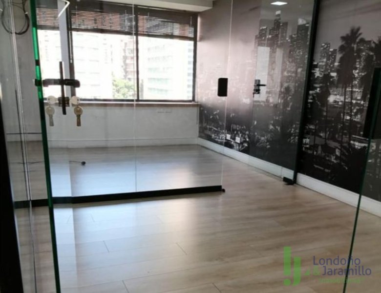 Office for rent in Milla de Oro, Medellín