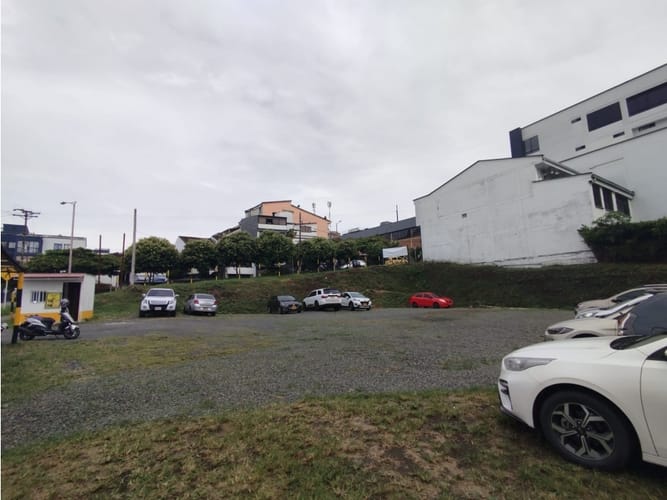 Lote en venta en Avenida 30 De Agosto, Pereira, 1026 m² · foto 2 de 16