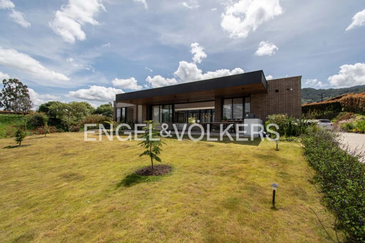 Casa de 3 alcobas en venta en San Miguel, La Ceja, 374 m² · foto 19 de 22