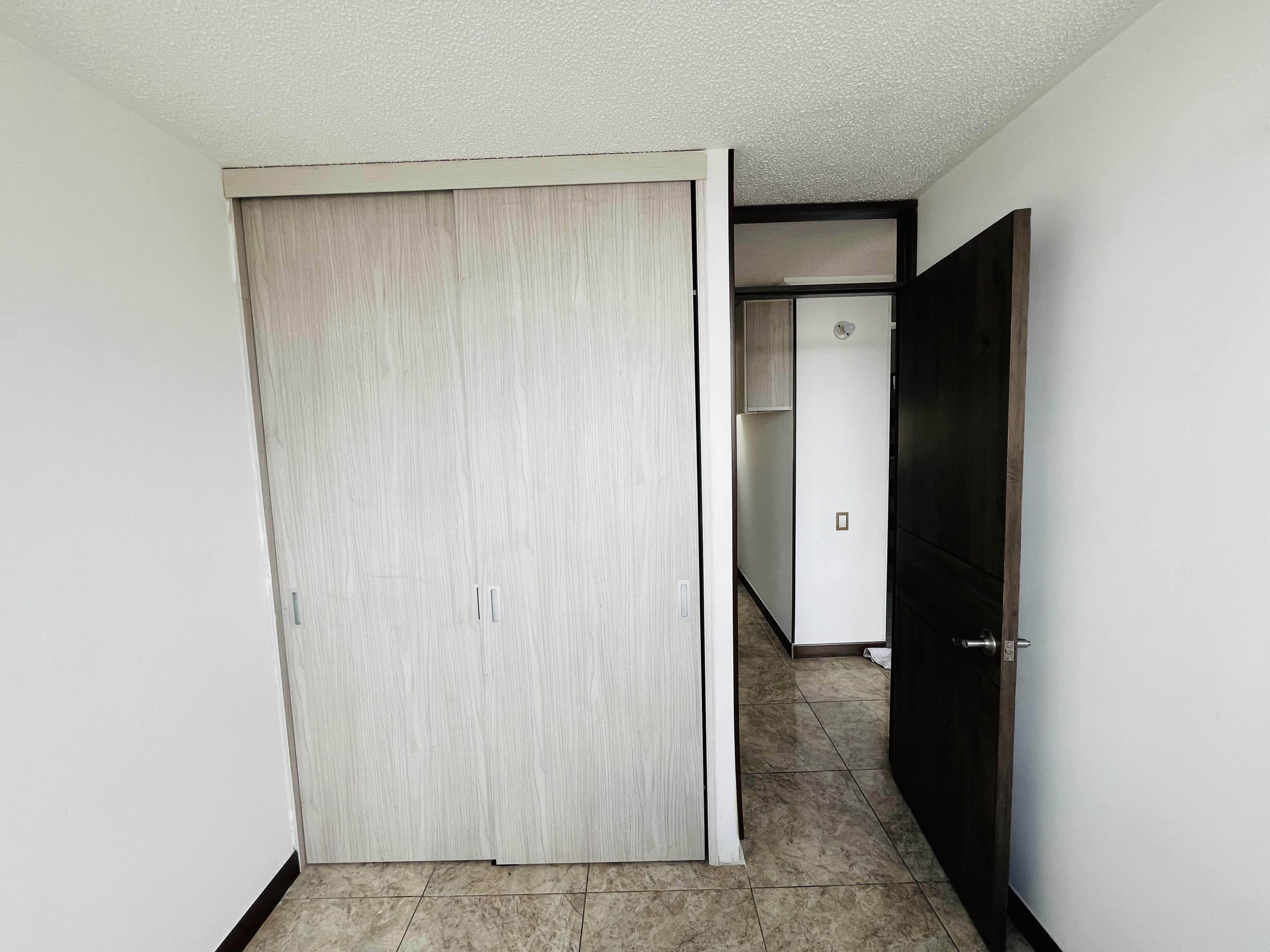 Apartamento en venta en Castilla, Bogotá · foto 3 de 11
