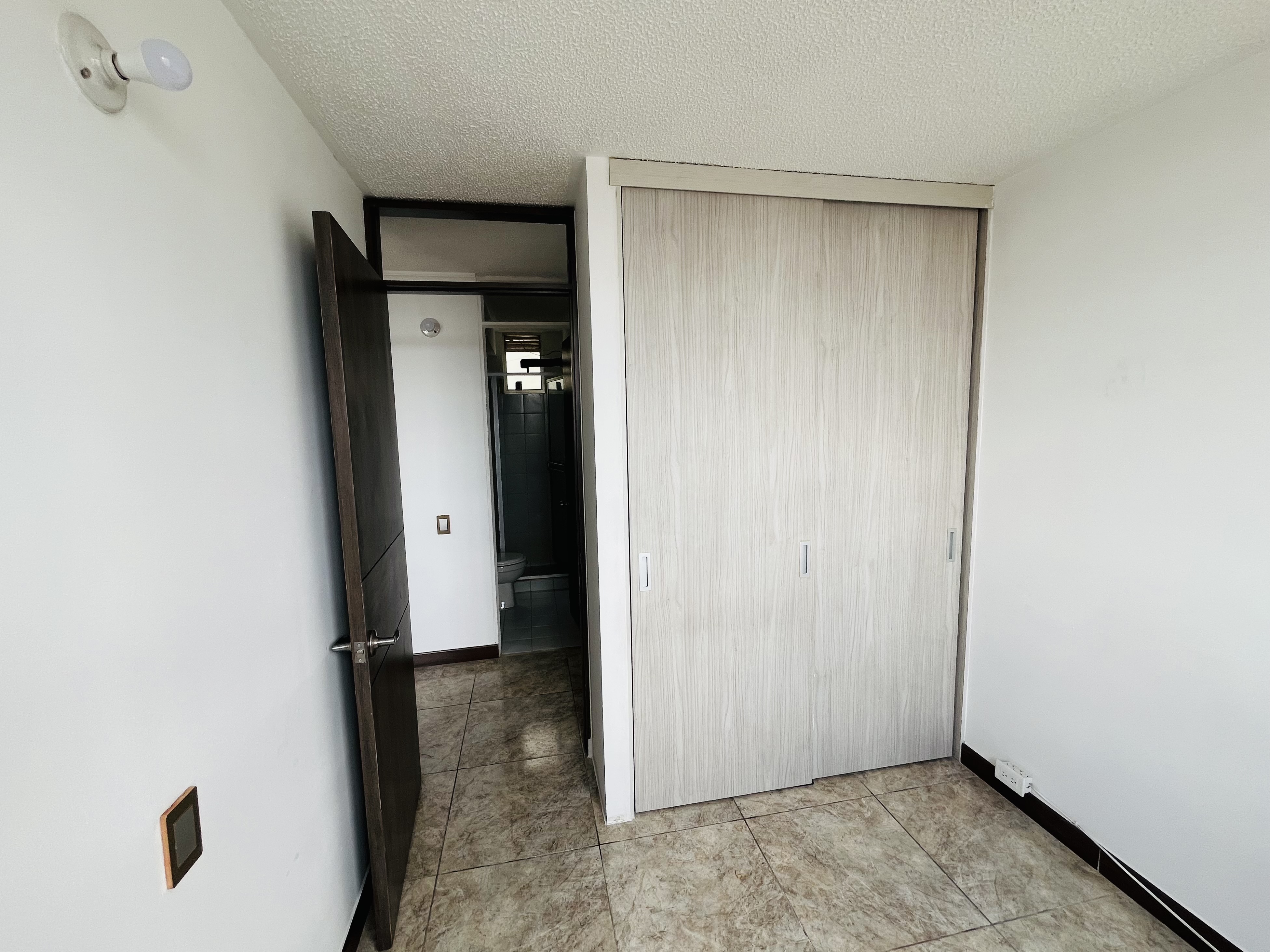 Apartamento en venta en Castilla, Bogotá · foto 4 de 11