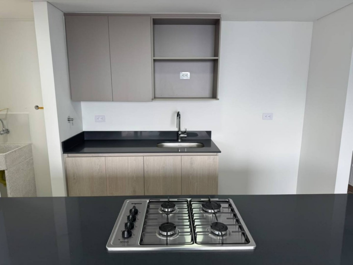 Apartamento en arriendo en Las Palmas, Medellín · foto 2 de 24
