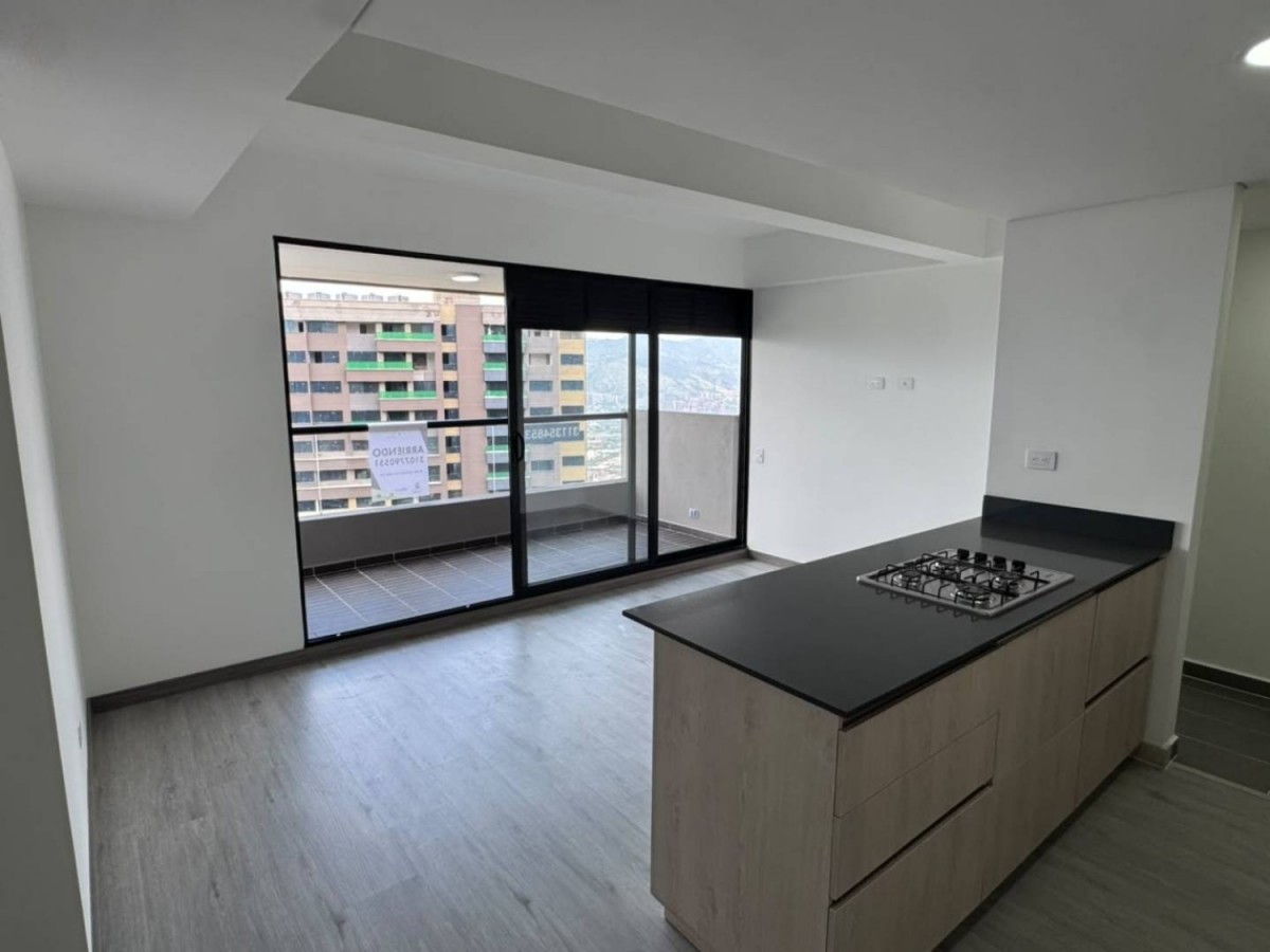 Apartamento en arriendo en Las Palmas, Medellín · foto 3 de 24