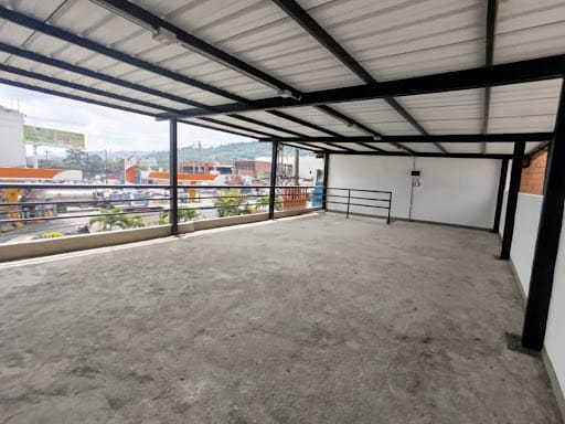 Local en arriendo en Caribe, Medellín, 90 m² · foto 2 de 7