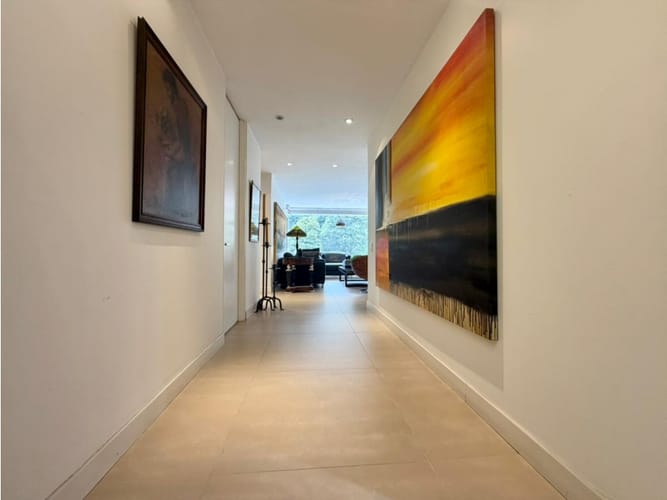 Apartamento de 3 alcobas en venta en Chico Norte, Bogotá, 200 m² · foto 14 de 24